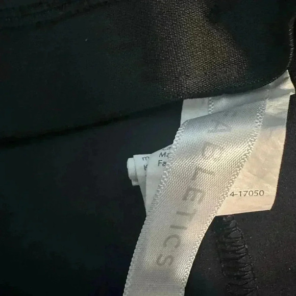 Fabletics black with gray stripe work out pants size large - Picture 7 of 8